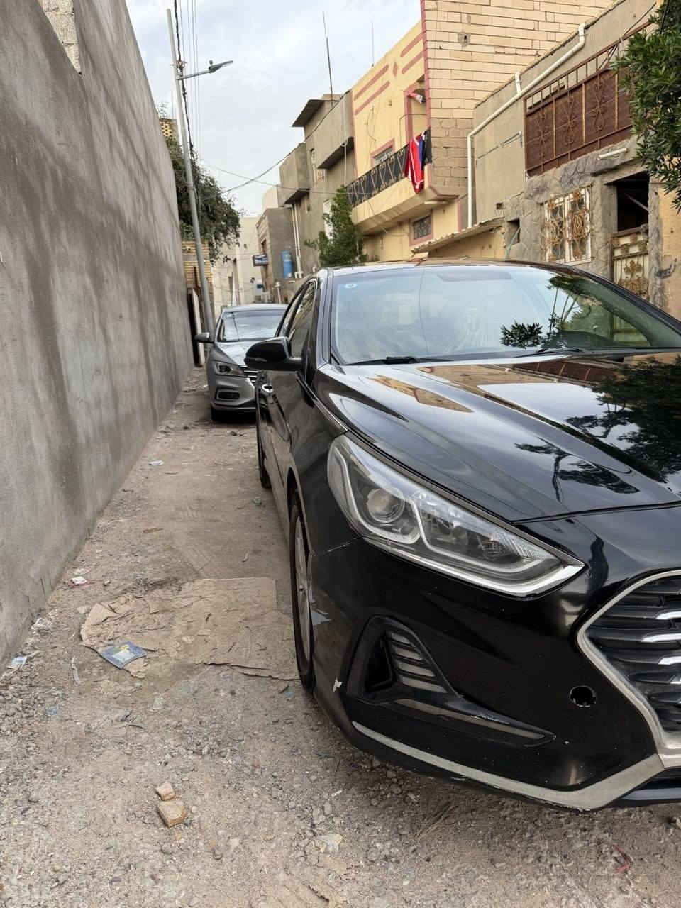 سلام عليكم سوناتا موديل 18 وارد امريكي للبيع سيارة جاهزة من كلشي مابيها اي نقص محرك كير خير من الله تايرات جدد تخم كامل حداديه جديده كلشي جاهز تبريد ما شاء الله خير من الله السيارة بيها 3قطع 
فول مواصفات ماعدا الفتحه 
بصمة 
رادار جانبي 
مثبت سرعة 
كامره خلفيه 
حساس تاير 
كشن كهربائي 
كشن تدفئة 
مانع نزلغ
وبعد بيها مواصفات 
السيارة بسمي رقم بصرة الجديد هزه جديده 
تحويل يوم ثاني 
العنوان البصرة 
السعر 137 وبي مجال
رقم الهاتف (***********) ابو الخصيب, البصرة
