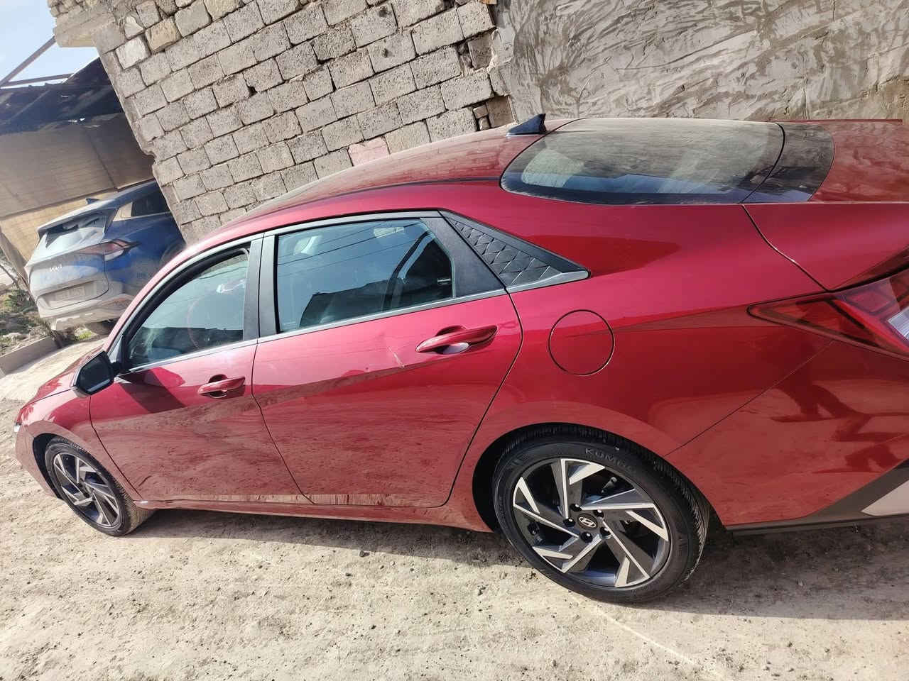 سلام عليكم النترا موديل ٢٤ دخول جديد ترقمت جديد دياله السياره فول مواصفات لمتتد أعله فئه بل النترا حادث السياره جدا بسيط ايرباكات سليمه وصور الحادث بل منشور 
السياره فتحه وبصمه واربع كامرات شاشه لمس كشنات جلد تحكم ستيرن جهتين نقطه عمياء وبعد هواي مواصفات بيها السياره للبيع 175 وبيها مجال بسيط ***********
