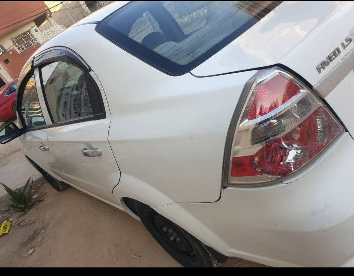 افيو 2011 بيها جاملغ السايق
خليجي اي عطل مابيها 
تخم تاير 
حدادية جديدة 
كير مكينة مكفولات 
سيارة بسم صديقي 
مكلف بل نشر 
سعر ٤٠ ورقة  وبيها مجال
***********
