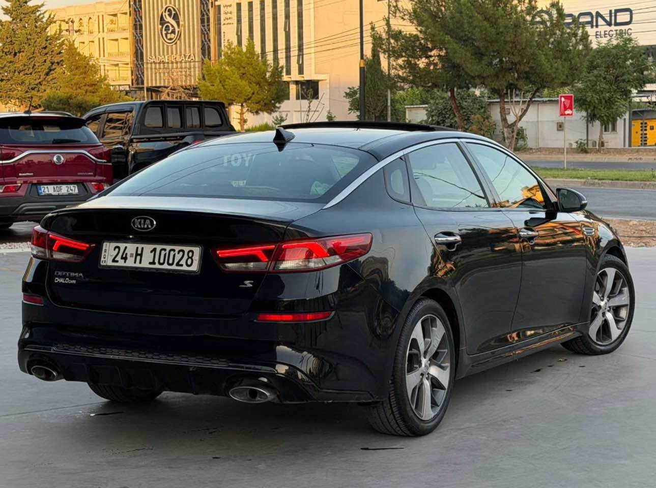 Kia Optima 2020 S
فووووول مواصفات كلين بدون حادث وصبغ
السيارة وضع شركة بدون اي نقص ولا كلوب ممعلوك بالدجبول

بدون صبغ مكانين بارد على كد شبر
حادث فقط دعاميه (الايربكات سليمه وضع شركة)

السيارة ماشيه 97 الف فقط
محرك 2400 اربعه سلندر

السعر المطلوب 138 $ ومجال 
***********
*********** دهوك, العراق


**إذا كنت صاحب هذا الإعلان وتريد حذفه لأي سبب، رجاءا أرسل رسالة إلى الدعم الفني**