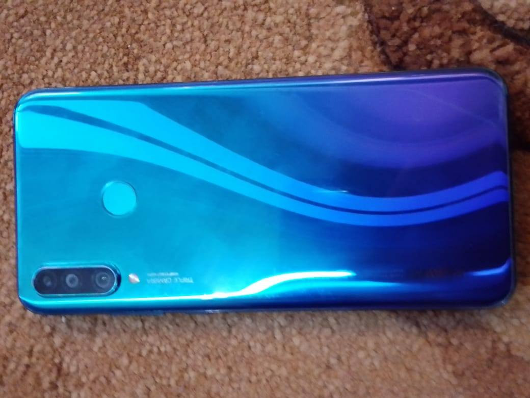 السلام عليكم موبايل للبيع ذاكره128 رام6
فول مواصفات شرط مامفتوح مامبدل بي كلشي 
السعر70قفل 
رقم الهاتف ***********
