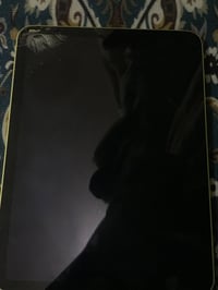 ايباد 10ايباد نضيف بي فقط هاذه الكسر والكسر مو واكع والباقي كلشي مابي ...