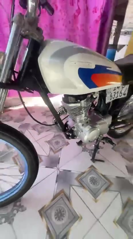دراجه نامه حربي للبيع مديل 21 دراجه نضافه فول توا معمره محتاج وريد ابيع رقم وسنويه راعيه موجود رايدها ب1600 وبيه مجال لشرايه عنواني البصره الهارثه قرب سيد سامي رقمي ***********
