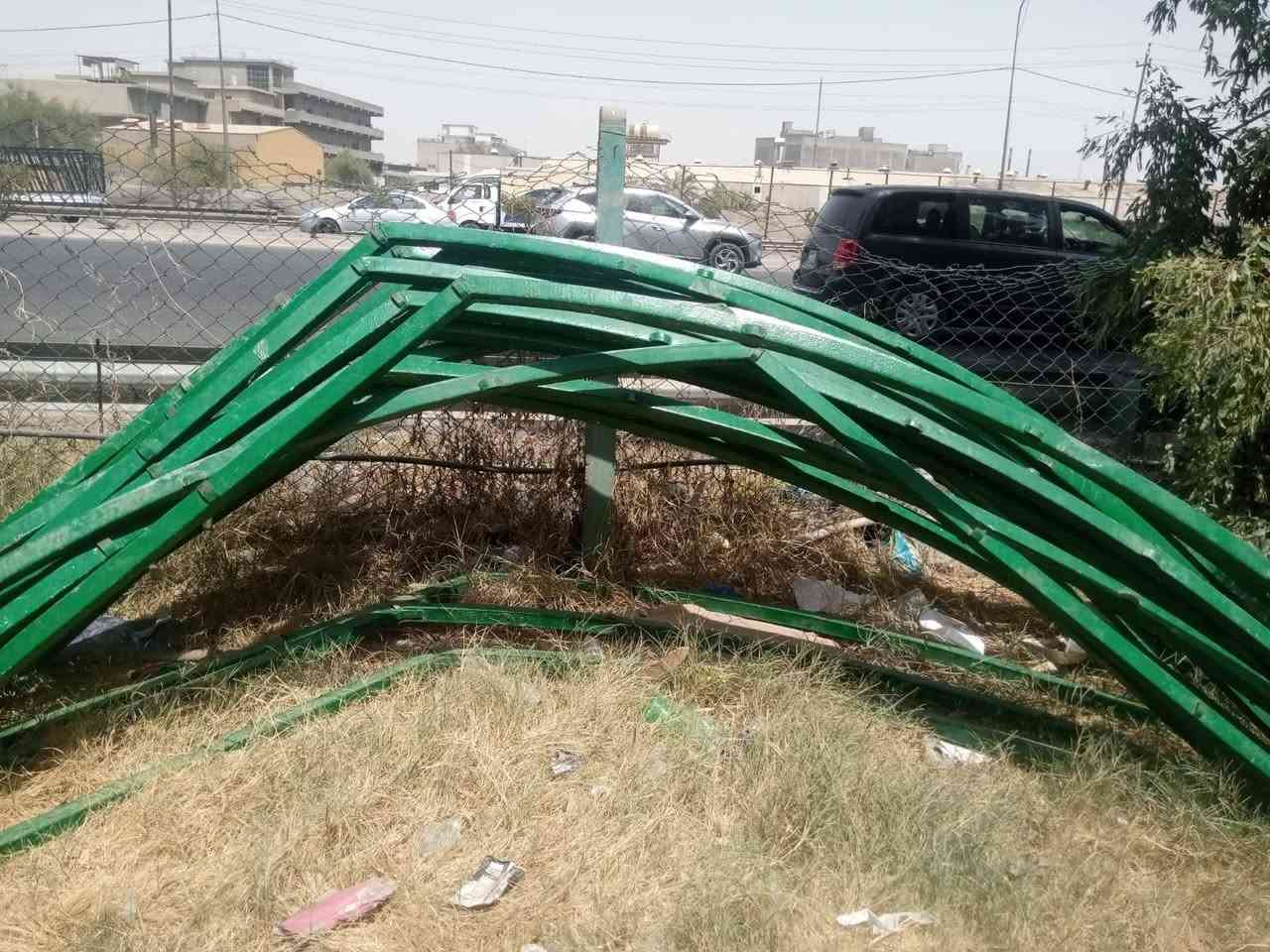 جادر للبيع 14 طراحيه و11 قوس للتواصل الرقم ***********
