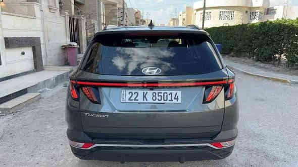 هيونداي توكسان 2022 
وارد امريكي محرك ٢٥٠٠ GDI MPIالجديد بدون دوانز اللون فيلي ماشية 48 الف ميل
(بدون ايرباك)ضررها جانبي جاملغ وباب السايق فقط و حافة البنيد انصبغ نصه 
البجم بلاد شركة ماملعوب بي
مسويلها ادامة كاملة بلكات نوزلات جويتر 
وصور الحادث بالمنشور 
المواصفات
بصمه تشغيل وابواب عن بعد
رادارات جانبية 
كشن السايق كهرباء
كشنات تدفئة
داخل بيجي واسود
شاشة كبيره للتحكم بجميع الاوبشنات
كامره دواره HD
لايت زنون عالي ناصي بلادي
تحكم ستيرن جهتين
نظام ABS + نظام مانع انزلاق
لد امامي + لد خلفي
ويل كب
سايد بريك دكمه
نظام منحدرات
اوتوهولد + درايف مود
نظام التوقف عند المرور من خلف السيارة
تبريد قطعتين
نظام گار بلي واندرويد اوتو 
نظام القيادة اليه
نظام عدم الخروج عن المسار 
السعر ١٨٨ورقة وبيها مجال بسيط عند المعاينه فقط مو بالتعليقات لان ممتواجد بالنت
مكاني بغداد حي القادسية 
رقمي *********** بغداد
