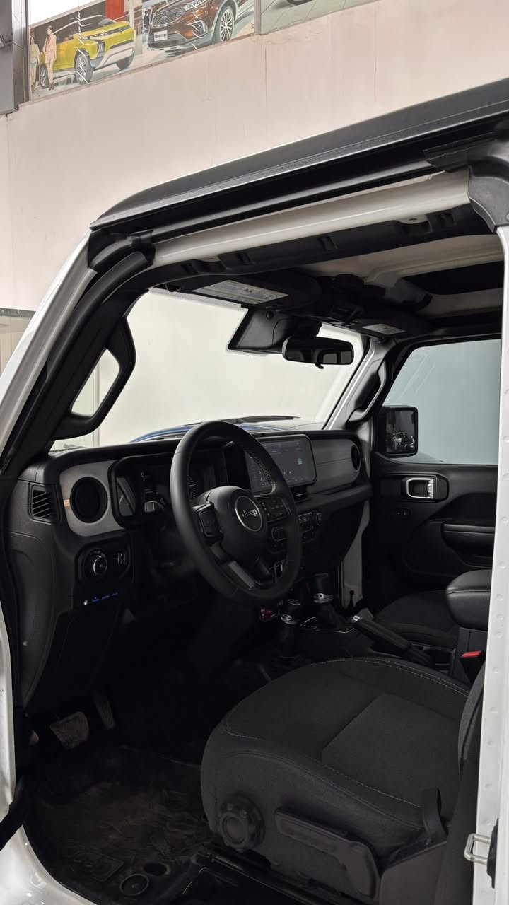 Jeep wrangler willys 2024
٢ قعة صبغ باب خلفي و جملوغ خلفي
السيارة ماشية ٢٠ الف ميل 
29.500$
***********
