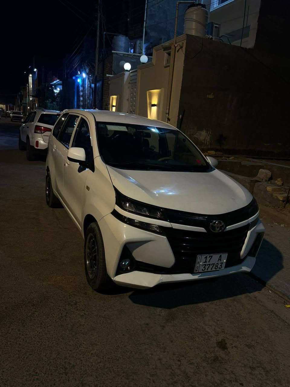 السلام عليكم للبيع سياره افانزا تويوتا ياباني 2020 بيها حادث بنيد مبدل و صفاحي سياره حوه و اقتصاديه بلاد محرك گير كفاله سياره جديده كلش تبريد شغال ثلج 7 راكب مكاني البصره ابو الخصيب السعر 115 و بي مجال للشراي *********** واتساب موجود
