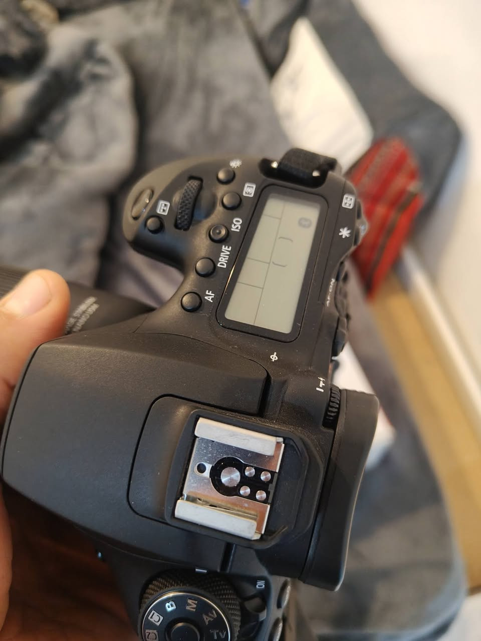 سلام عليكم شباب كامره كانون 90D بل كارتون ستخدام شخصي يعني مال بيت مع عدسه 24/105 وساب *********** البصره ابو الخصيب
