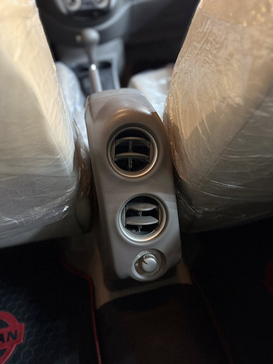 سلام عليكم  سني هندي بليته زركه موديل 24 كفاله عامه ماعدا شويه بارد جوه الرقم  السياره اربعه جامات كهرباء اوبعه ويل كب مو ويل رقم اربيل بسمي  سعر 120 قفل  
***********
