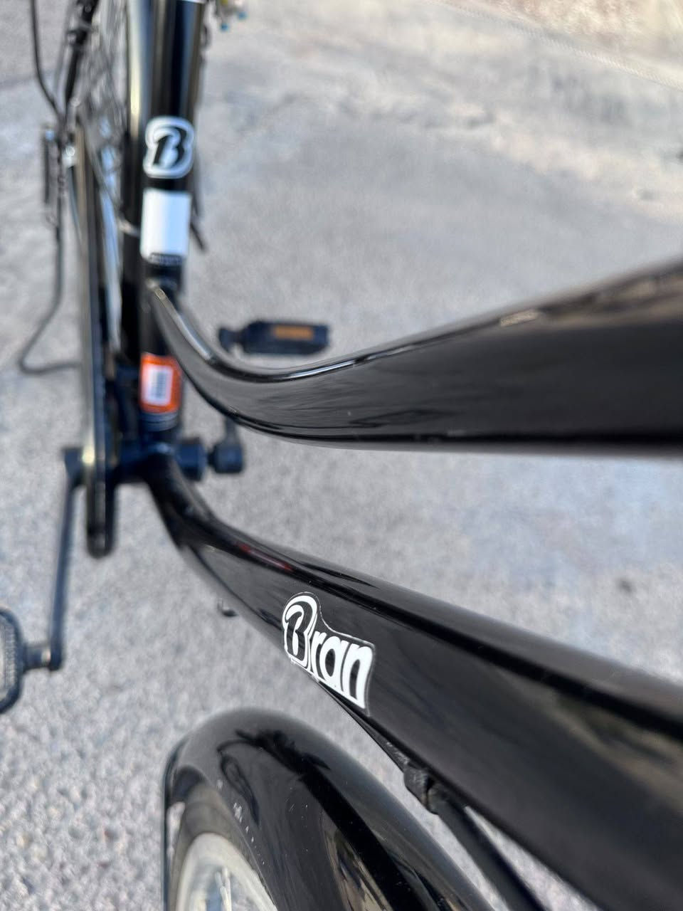 سلام عليكم بايسكل للبيع حجم 26 🌹
جديد جدآ  البايسكل كامل اي نقص ما بيه ♥️ وياله مختم كله مختم جديد لون اسود  السعر 150 وبيه مجال لشرايه المكان بغداد
قرب حي الجهاد رقم الهاتف***********
الي ما يعجبه المنشور خلي يعبره
    ما مبري الذمة الي يخرب
