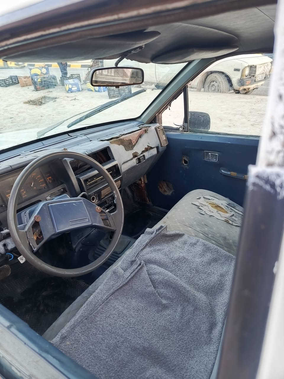 السلام وعليكم بيكم نيسان لبيع الموديل 85المكين داكسن رقم جديد السنوي إلى نهات 2028 أتريد تحويل أتريد وكاله رقم نينوى العنوان موصل الأجانب الأيمن السعر 25وبيها مجال الاستفسار على الرقم ***********غير متواجد على الفيسبك
