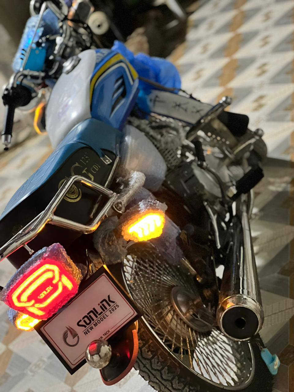 سلام عليكم تايكر لبيع موديل 24 شكل 25 كفاله عامه لسعر 750وبيه مجال لمكان تقاطع القدس رقم ***********
