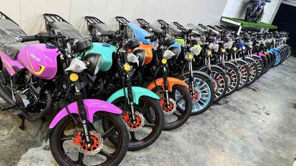 ضمان صيانة بالمكينه سنه كاملة افضل ضمان بالعراق عدنه
سعر النقد 1,025,000
سعر القسط 1,325,000
العنوان بغداد البنوك مقابل نادي النفط 
يوجد توصيل لكل المحافظات 
‭0773 160 4138‬
