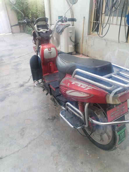 دراجة للبيع موديل 24 بطاريات نص عمر كهربيات شقالة سعر 300 بيهة مجال ***********
