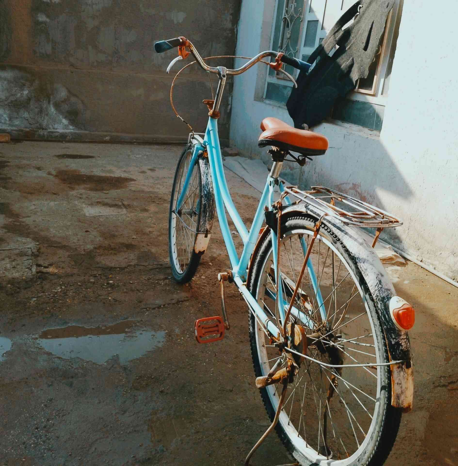 السلام عليكم 
باسكل للبيع
حجم 26
موديل 2022 مواصفات كلها كامله نظافته %80العنوان بابل الحله بكرلي
رقم الهاتف ***********
السعر 75وبي مجال
