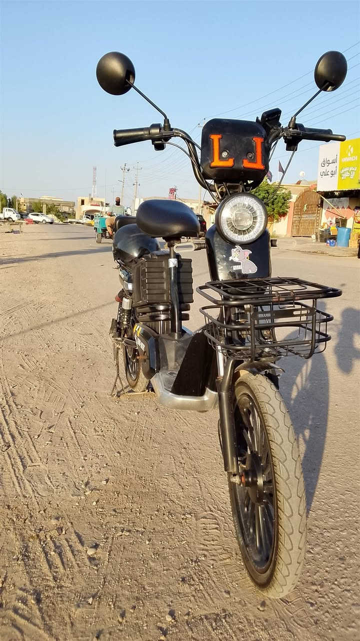 اخوان دراجه شحن للبيع
الباتري مالته منفوخ . وبيعه بدون باتري 
شاحتنه وياه الاصليه 
الاشاير والهورن مايشتغلن 
مبدل بيه زوج تايرات اصلي 
مكانه ب الحله النيل 
***********
