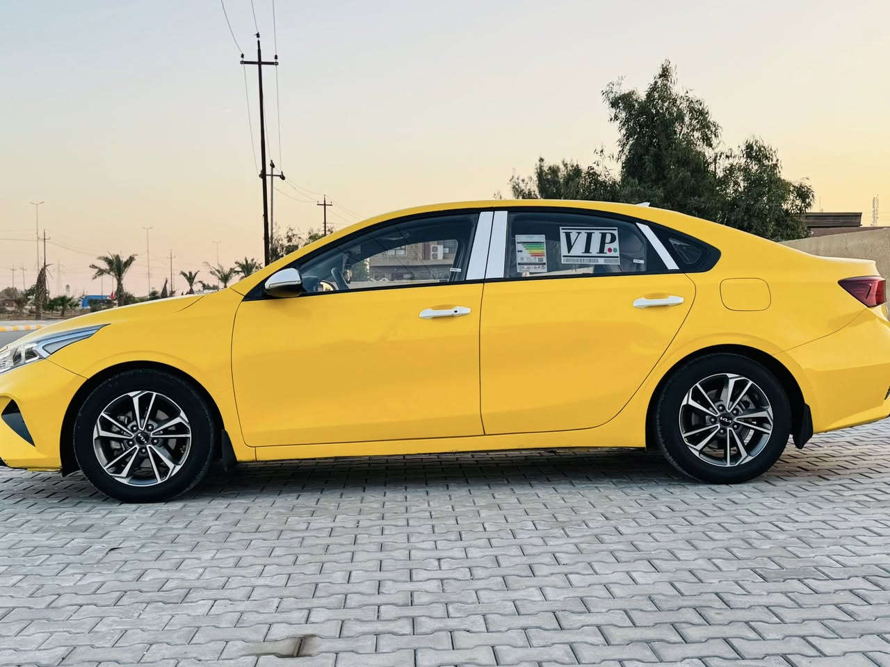 للبيع كيا فورتي 2022رقم بغداد دولي تحويل مباشر هزة جديدة سنوية لل29ستوني محولها سيارة مكفولة من الضربة والتبديل سيارة فول موصفات 1/1بصمة كشنات جلد كشنات تدفئة حساس خلفي رادار  سايد بريك دكمة اوتو هولد كامرة خلفية دائمية تحديد مسار قيادة ذاتية مري شفط عند القفل ترحيب لدات سماعات ستيرو شحن واير لس سيارة جاهزة ع الاخير مكينة وكير ع وضع الشركة برغي ممفتوح بيها تخم تاير حدادية 100‎%‎شرط مال جناي متصرف عليها الف واحلى من صور مكينة 2000دوش السعر 137 وبيها مجال خابر وتدلل للاستفسار ***********
