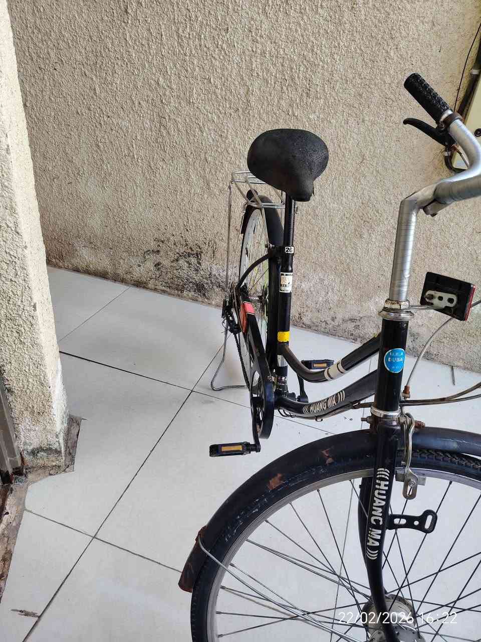 سلام عليكم
بايسكل بناتي لون اسود حجم 26 نضيف بي ضربات كدامكم بل صور سعد 90 او بي مجال للطيبين  او مراوس... بايسكل سباقات منطقه الشعب 
شراي تعال خاص مازنجر
*********** رقم واتساب
