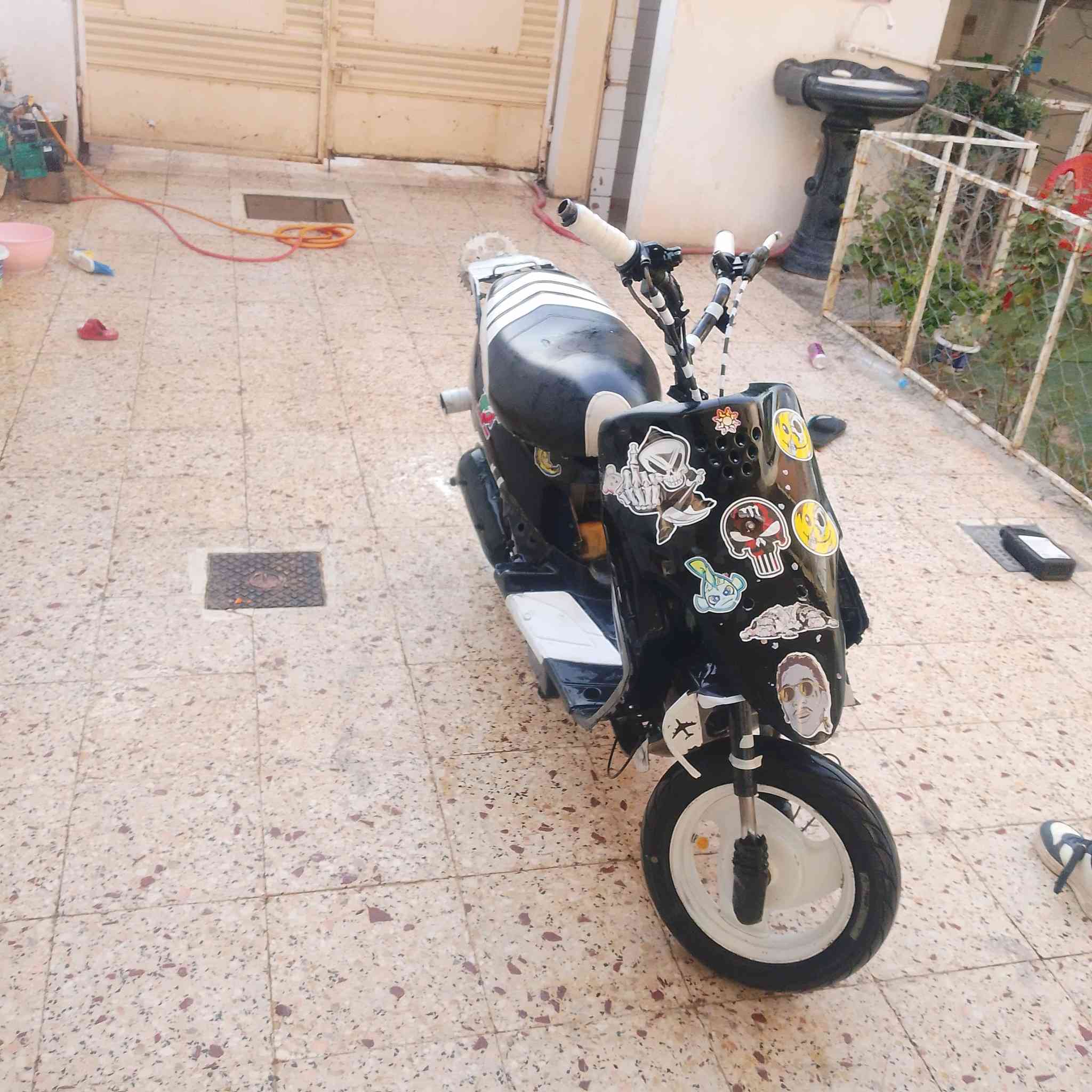 متاح نحله تسع زروف مطور حربي وفول شاصي شرط مكنه.  
مبدل بس بستم  خرسه وشلعه فول يكمز من جوك مطور فول ونشط سعر 175 وبي مجال مكني ايسر حي سكر


**إذا كنت صاحب هذا الإعلان وتريد حذفه لأي سبب، رجاءا أرسل رسالة إلى الدعم الفني**