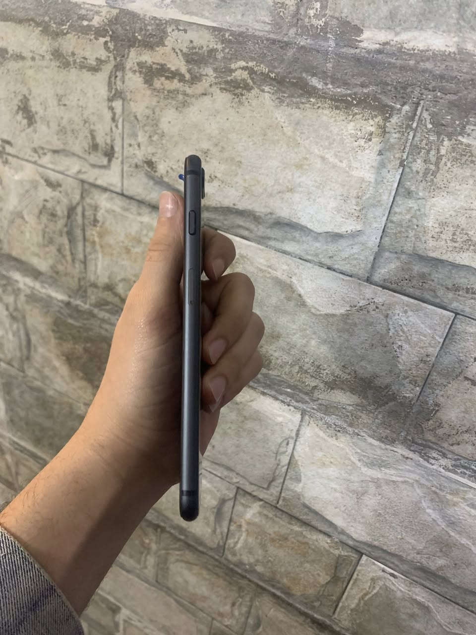 السلام عليكم ايفون 8 بلاس جهاز يلمع شخط مابي مبدل شاشه وبطاريه ذاكرته 64 جهاز كلش نضيف مضموم ويا كيبل اصلي  وكفر سعره 130   وبي مجال   مكاني دورة ابودشير ***********
