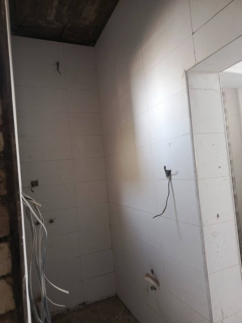 بيت طابو صرف الدغاره هور الجبور
- مساحه 150 م (7.5 العرض ونزال 20)
- غرفه + مطبخ +براني + صحيات داخليه وخارجيه
-ناقصه فقط تشطيب كهربائيات البره والارضيه والبورك
بناء حديث 
-مطلوب اسكان 40 مليون 
التواصل واتساب او اتصال   (***********)
