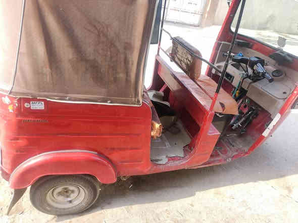 السلام عليكم رقم وسنويه موديل 19 الكشر لا صبغ ولا معجون خير من لله اكدر ارتب بس ابيع على هاي الوضعيه بس المحرك بي بكن ناعم 
تحويل شوكت ماتريد عنوان كماليه السعر 4600 بيه مجال بصيط 
هاتف ***********
