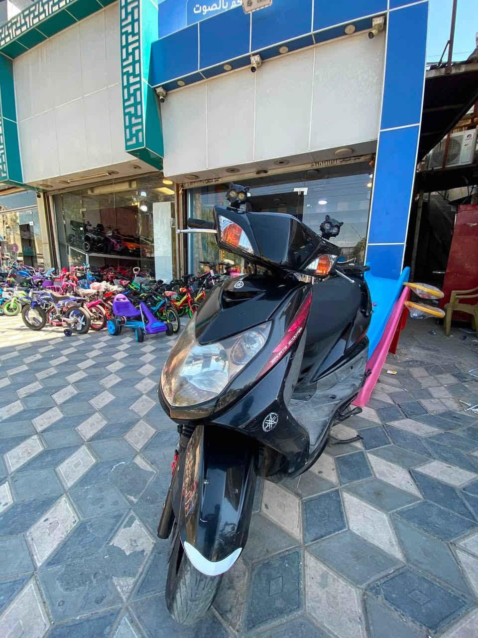 السلام عليكم دراجه للبيع سكنس فحل كابريتر دراجه نضيفه بمعنى الكلمه حاله حال الرمبة السعر 900 الف 
مكاني بغداد شارع فلسطين هذه رقمي فقط واتساب او اتصال ع رقم ***********
