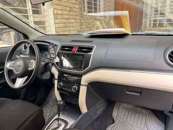 السلام عليكم مكلف بلبيع والنشر تيوتا راش مديل ٢٠٢٣ سياره خليجيه مكفوله كفاله عامه مداور ثاني يوم رقمه بغداد ماشيه ٤٩ الف محرك ١٦٠٠ الرقم  انكليزي الصوره  السعر175 وبيه مجال مكان السياره بغداد.  ***********
