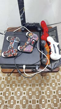 بلايستيشن ٤ سليم • ٤ جوستيكات • فيفا ٢٣