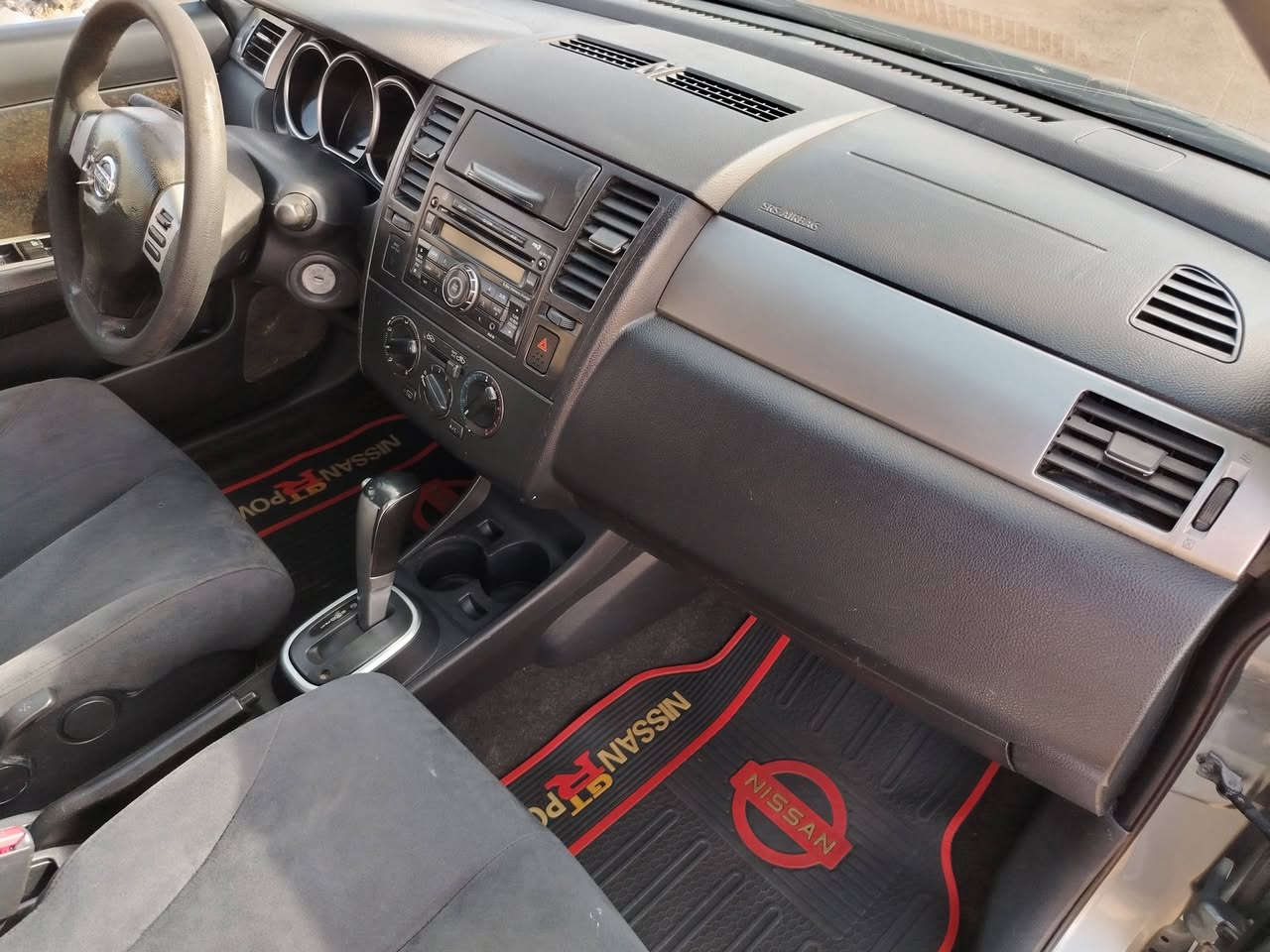 سلام عليكم نيسان فيرسا ٢٠٠٨ السعر ٧٠ وبي مجال ***********
