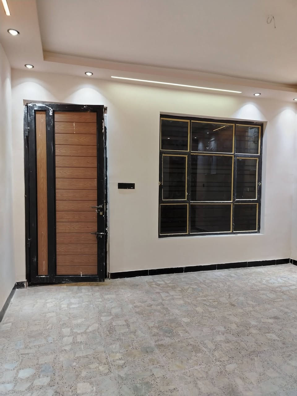 #مكتب_نيوهاوس_للعقار
للبيع مشتمل ٥٠م ٣ طوابق حديث
منطقة الامن الوطني الثانية
......
اعلان رقم ٣٨٨
......
مشتمل ٥٠م ٣ طوابق حديث بناء ٢٠٢٥
في منطقة الامن الوطني الثانية بين الديوان والسوق في حي الجهاد
واجهة ٥ نزال ٢٠
٣ نوم
صحيات عدد ٢
ديكورات داخليه
فارغ مامسكون
للاستفسار *********** متوفر واتس اب اتصال
مكتب نيو هاوس للعقار الكائن في
حي الجهاد الديوان مقابل الامانة قرب كوفي ركن الديوان
