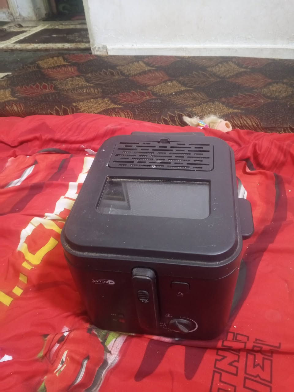 قلاية جديدة لوك مامستخدمة سعرها 30 عجانة شغالة كل عيب مابيه سعرها 125مكاني روناكي 
***********
