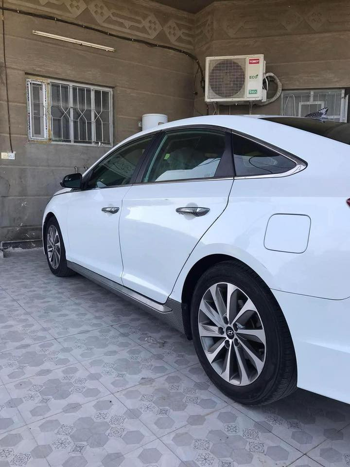 سوناتا ١٥ وارد امريكي
سبورت دواخل جلد 
ماشيه ١٤٠ الف ميل
حادثه بالمنشور بنيد  مبدل نفس اللون بدون دواخل
بدون ايرباگ
محرك ٢٤٠٠ 
مكانها فلوجة
سعر ١١٠ وبيها مجال
***********
