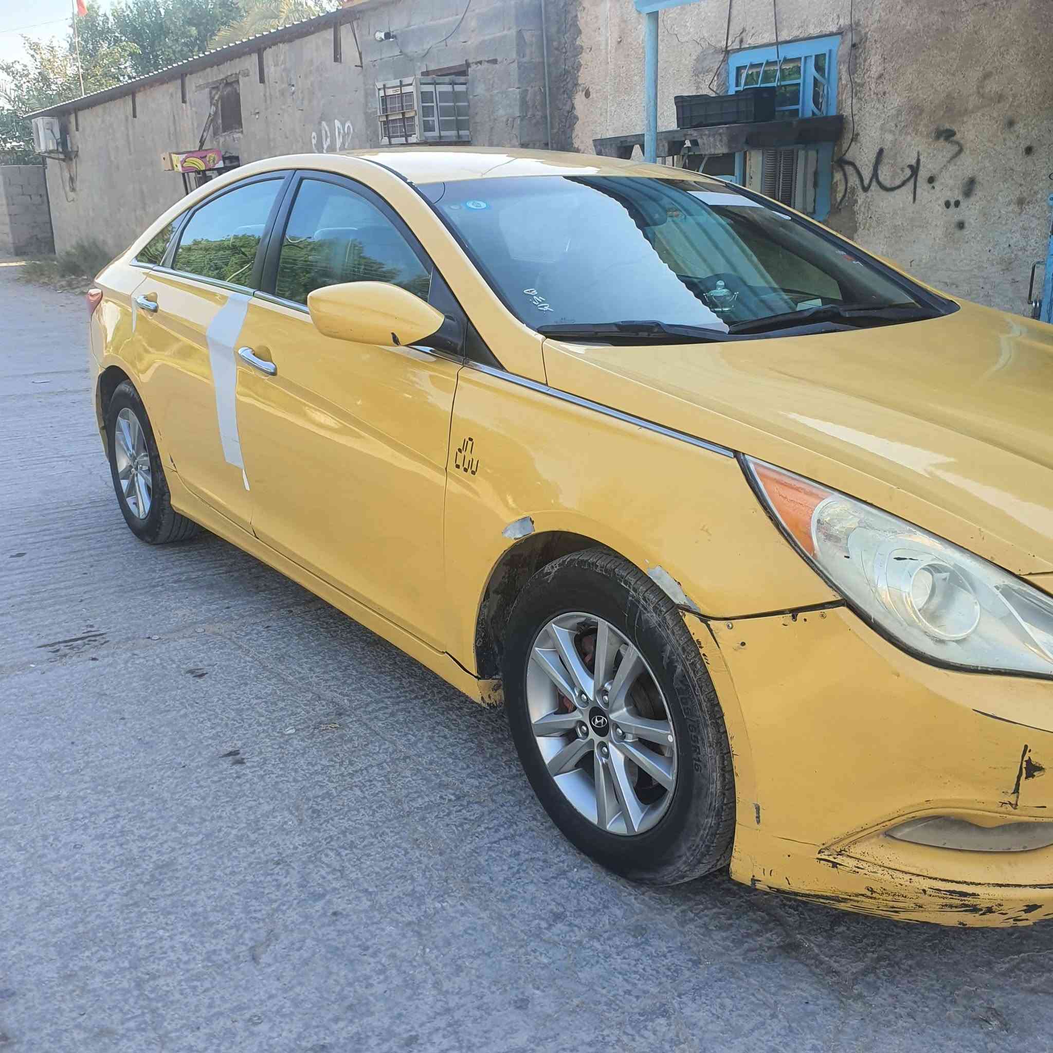 سوناتا ٢٠١٣ للبيع وارد امريكي مضلع مكينه جي دي اي وكير خير من لله بيه ضربة من امريكا جاملغ وباب جهة السائق سعرها ١١٥ وبيه مجال والاتصال ***********
