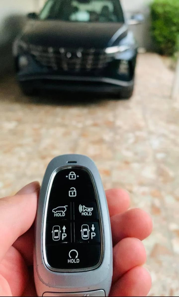 للبيع توسان هايبرد2022 صور الحادث بالمنشور  مرقم بغداد  تحويل ثاني يوم لون حبري فول مواصفات اعلى فئة

بانوراما بصمة/تشغيل عن بعد 

كاميرات وحساسات 360 درجة

رادار امامي رادار جانبي 

تحديد مسار 

مانع انحداراوتو 

هولد هندبريك 

كشن كهرباء/كشنات تدفئة تبريد

تبريد قطعتين

 مود درايف

جنطة كهرباء

لايت زنون بلوجكتر زنون 

شحن واير ليس/شاشة كبيرة فول تحكم ستيرن/بلوتوث/AUX/منافذ USB/كاربلي/ويل كب مميز

سعرهه 180 ورقة 

رقمي ***********
