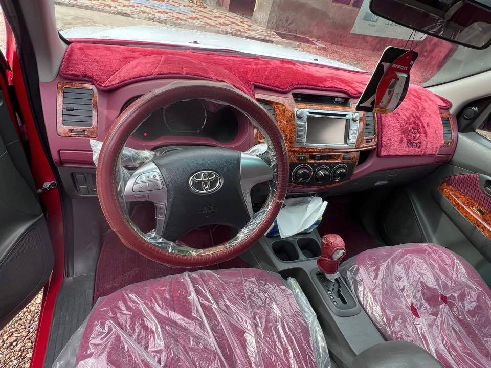 يا الله السلام عليكم بيكم هيلوكس 2015 السياره مكفوله كفاله عامه كويتي باب اول السياره اجمل من الصوره ماشيه 60الف مكان السياره الكوت السعر قفل🔐 220   ‭0786 698 2321‬
