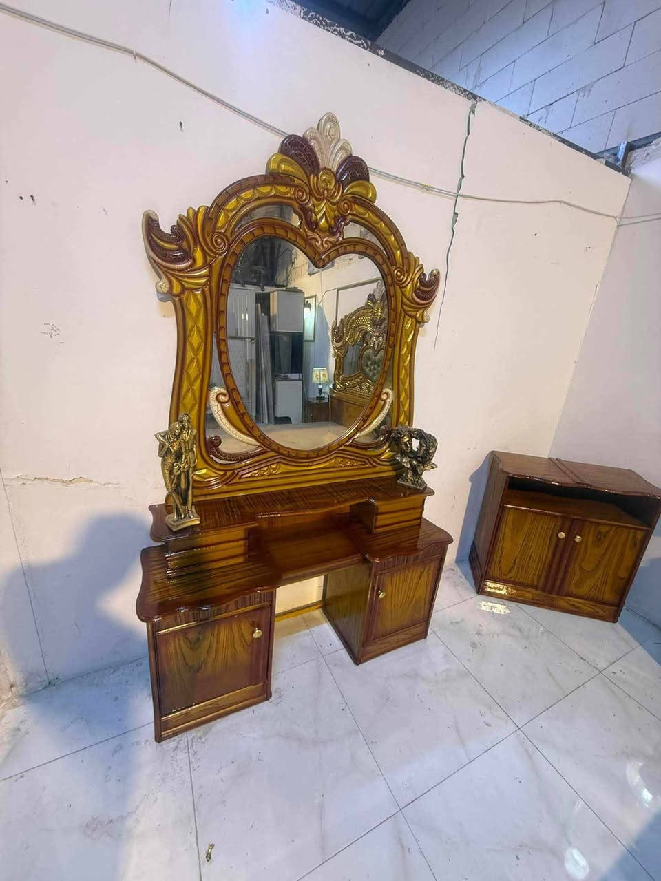 غرفه صاج  عراقيه صاج خشب وسط استخدام قليل نظيفه 6ابواب سعر 650 مع نقل 🚚مجاني لبغداد محافظات بكروه  
 
✅💖.


**إذا كنت صاحب هذا الإعلان وتريد حذفه لأي سبب، رجاءا أرسل رسالة إلى الدعم الفني**