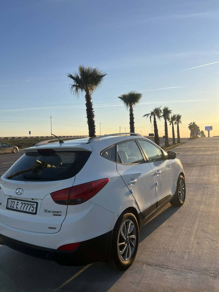 تکسون مودیل 2010 
بدون صبغ بدون حادث
کیر محرك تبرید کهربایات بشرط
بانوراما -ویل کروم/ 280 k ماشی
تحویل بشرط _رقم سنویە جدید 
سعر 133$ومجال _***********
مکان _ عقرە اكر, نينوى
