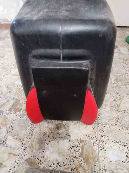 سلام عليكم صندوك لبيع هوه وتجوته جديد بمعنه الكلامه سعر بلاش خابر وتدلل *********** مكاني بغداد مدينت الصدر
