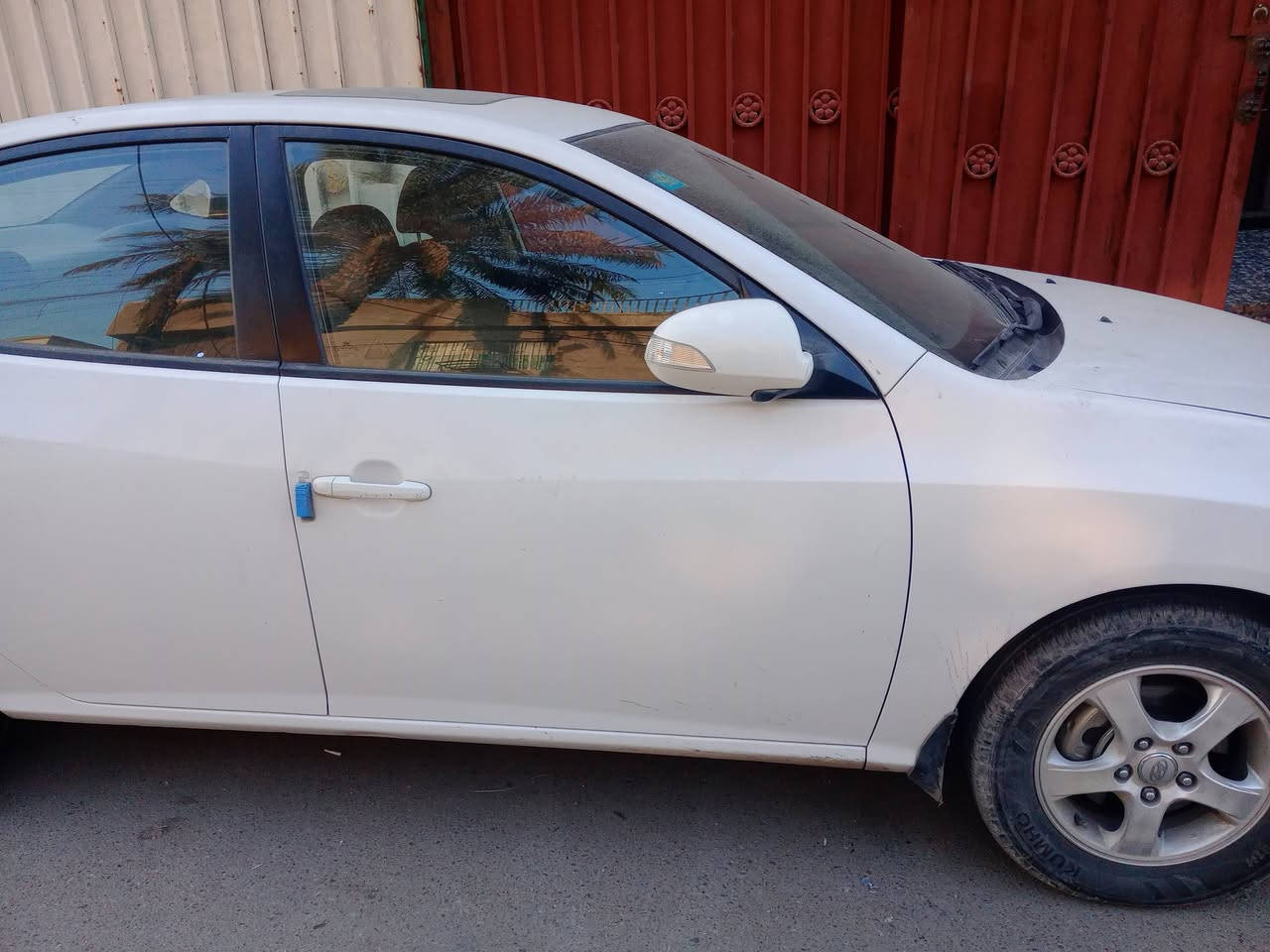 السلام عليكم
النترا 2011 لون أبيض المقدس فول مواصفات 
رقم بغداد خليجي ماشيه 94 الف 
السعر 125$ 
للاستفسار ***********  واتساب اتصال
