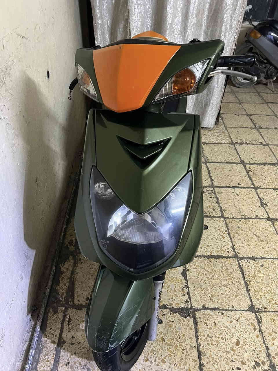 سكنس البيع سعر 550 عنوانً بغداد رقمً ***********
