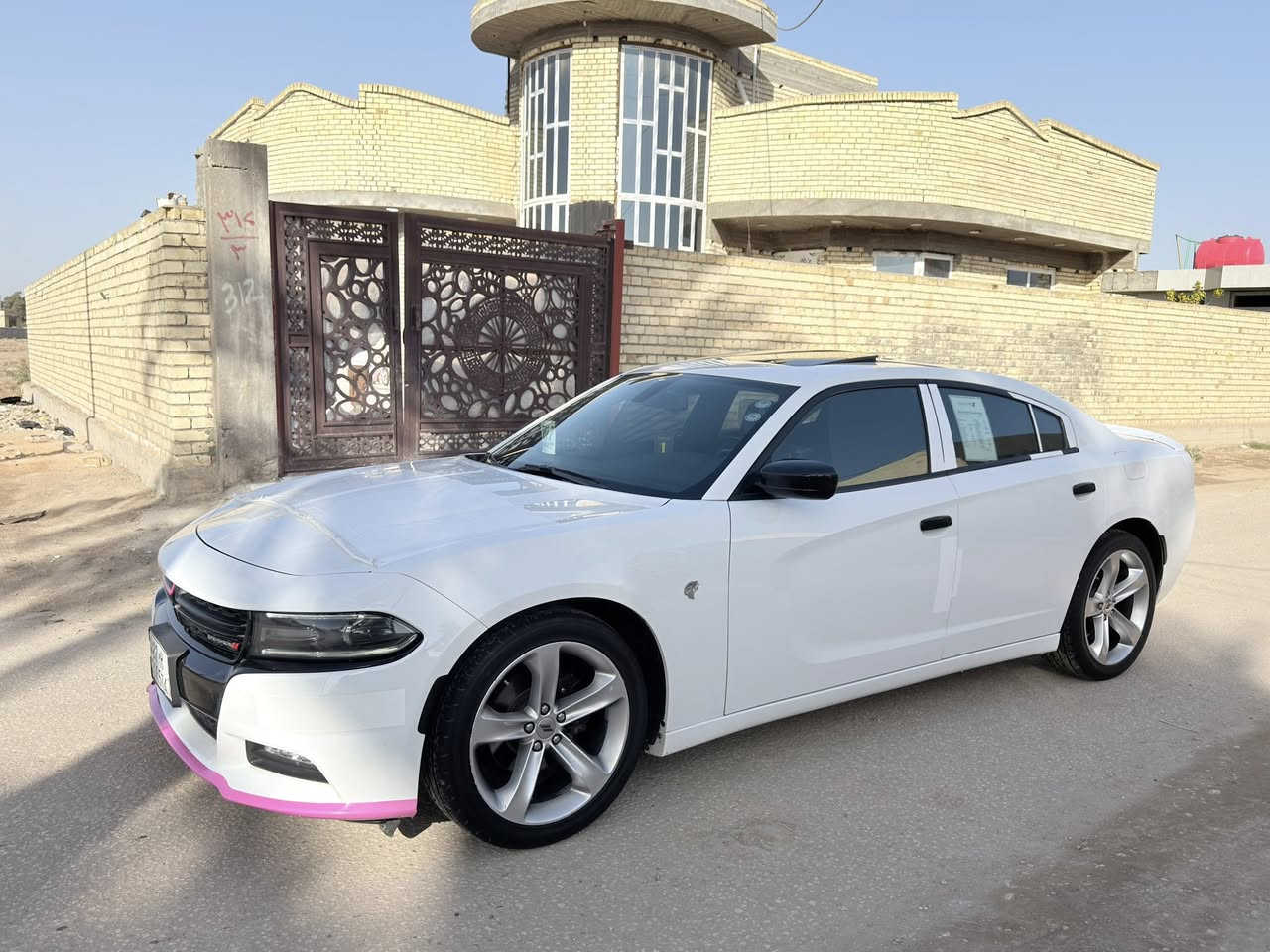 Charger Rallye plus
جارجر موديل 2017
رقم اربيل دولي بسمي
وارد كندي  كفاله عامه 
جاهزه للخير 
مكينه كير كفاله شرط ع وضع الشركه 
حداديه الشركه مفتوحه
تخم تاير صار اسبوع شاده

المسافة المقطوعة 100

حجم المحرك 3600

مواصفات 
فتحه
رادار  
شفتات استيرن
دماااام خلفي
داخل اسود
كامره خلفيه
 مصابيح امامية زنون مع بلوجكتر LED .
ويل قياس 20
شاشه كبيرة مع نظام ملاحة نفكيشن GPS .
 مقاعد أمامية كهربائية
مقاعد أمامية  وتدفئة .
 تشغيل عن بعد . .
 محدد سرعة . .
 كاميرا خلفية دوارة.
حساس خلفي
 مرايا  ترحيب متحسسة للاضاءة
دخول ذكي بصمة
#ملاحظه
السياره جديده جداً وبدون بارد 
للاستفسار 
 ⁠*********** ⁠ 
***********
مكان السيارة بابل
