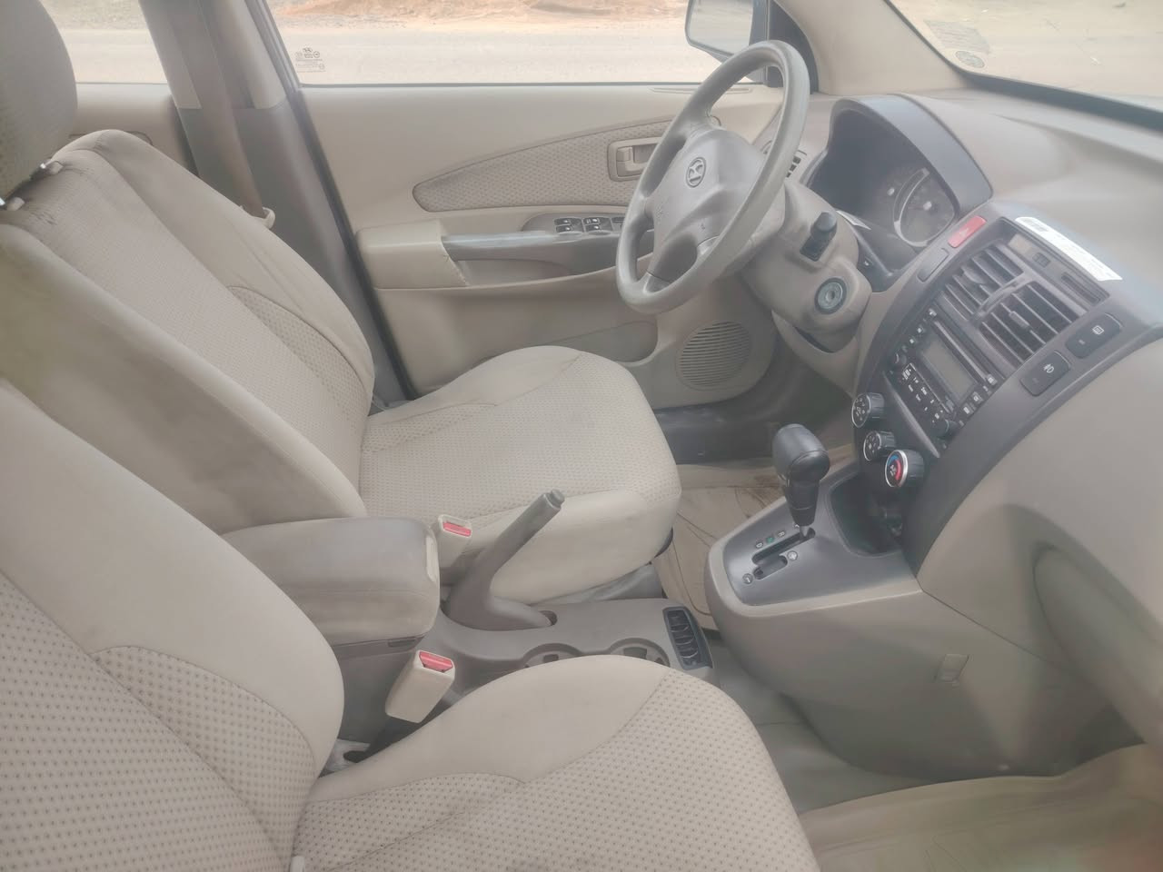 السلام عليكم البيع توسان ٩ خليجي كفاله عامه بيهه فقط جراد بل قماره وبنيد باقي كفاله سعر ١١٨ وبيهه مجال الشراي ***********
