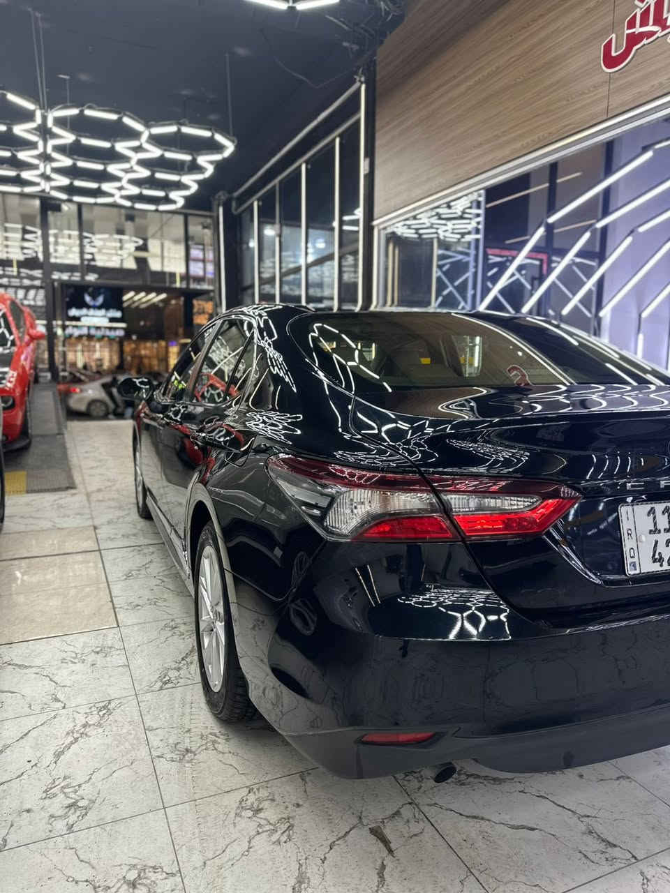 السلام عليكم🙋🏻‍♂️
كامري 2024 خليجي هايبرد وكاله عبد اللطيف جميل فول 1/1 GLE  رقم بغداد تحويل ثاني يوم ماشيه 31 الف 
ملاحظه ( يوجد  خدوش بسيطة ) 
السعر 245 ورقه بيها مجال 
للاستفسار : ***********
