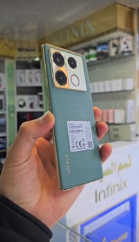 نوت ٤٠ برو • ٢٥٦ • رام ٨+٨