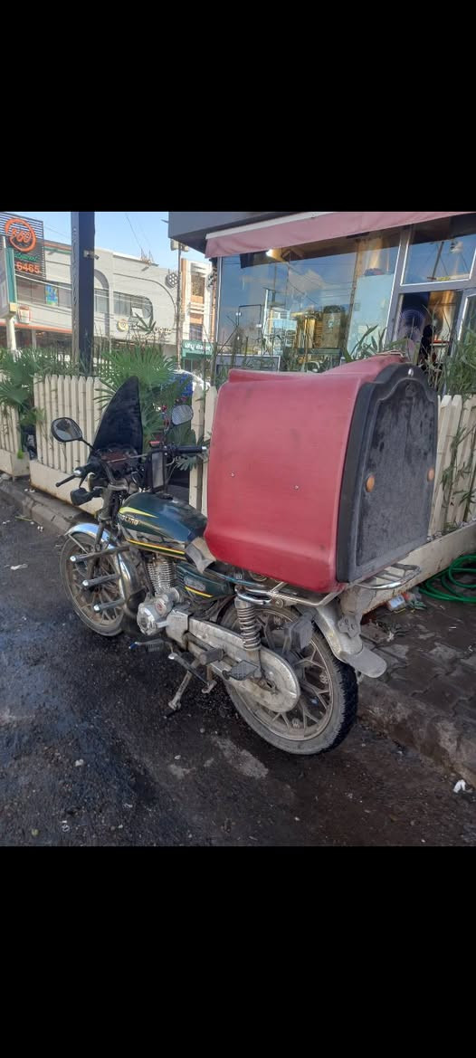 سلام عليكم دراجه ايراني ٥ كير دراجه مفوله كير مكينه بيه شلعه تشك لكاع يرادله بعض تلحيضات كهربائيات كله شغاله لايت اشاير هورن كله شغال دراجه موديل ٢٠٢٤ اورقه كامله شاشه بلوتوث لمس تغير مود قياده 
نقوصات الي تحتاجهن دراجه سيبايه خلفيه طاكه 
بنزات خلفيه خلصانات وهاهيه فقط ذني 
بوكس خلفي مو وياه ابيعه وحد سعره ب ٥٠٠ وبي مجال 
مكاني بغداد حي الجهاد شراي يتصل ***********
