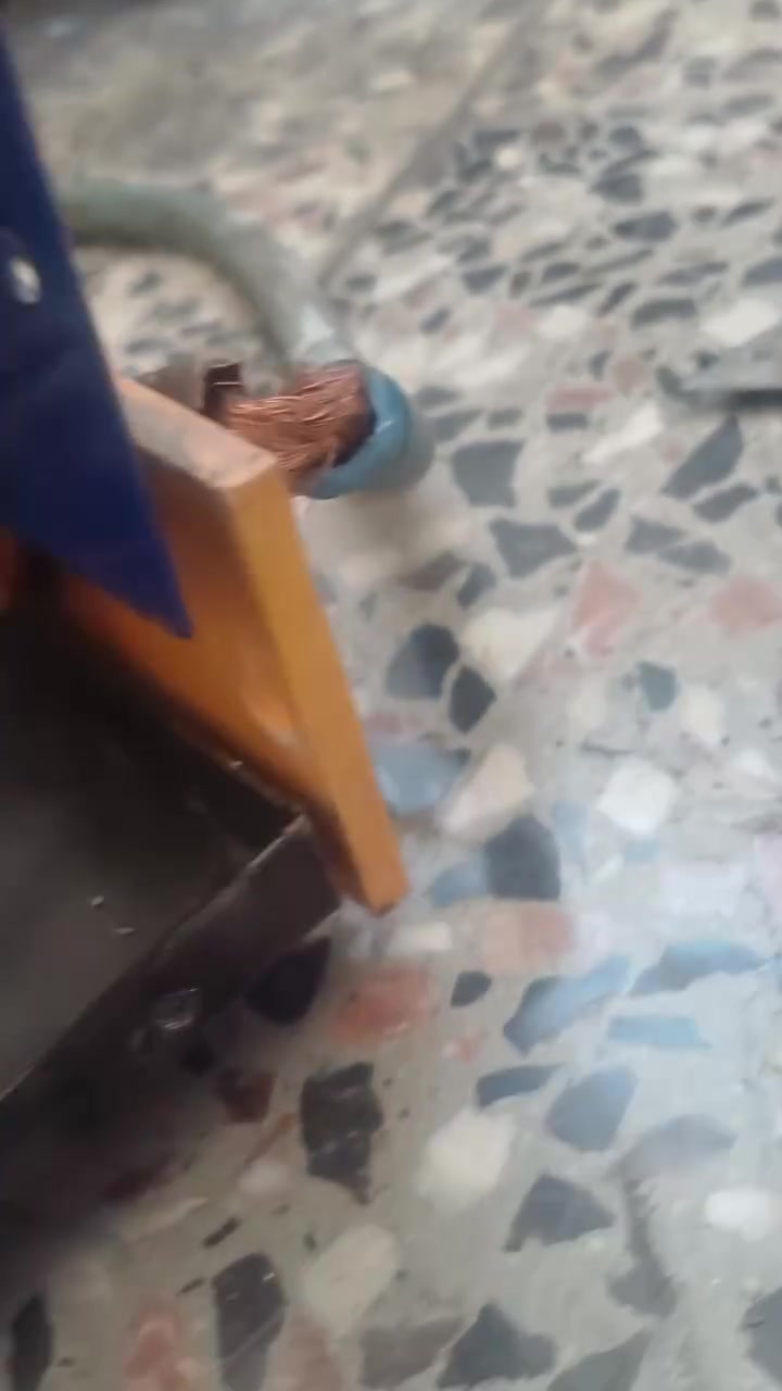 جماعة الفافون ول ٢٠ الف ول ٥٠ الف لحد يطب بلمنشور بدون زعل وخليه حصرة ابكلب ذاك الرجال سعرها ١٠٠ بدون كيبلات مكاني جسر ديالى القديم


**إذا كنت صاحب هذا الإعلان وتريد حذفه لأي سبب، رجاءا أرسل رسالة إلى الدعم الفني**