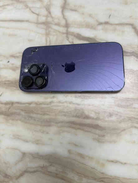 السلام عليكم
ايفون 14 برو ازرق 
ذاكره 128 
بي كسر من الخلف شرط ممفتوح على الفحص 
الجهاز كلش نضيف 
السعر 500 الف 
للتواصل ***********
