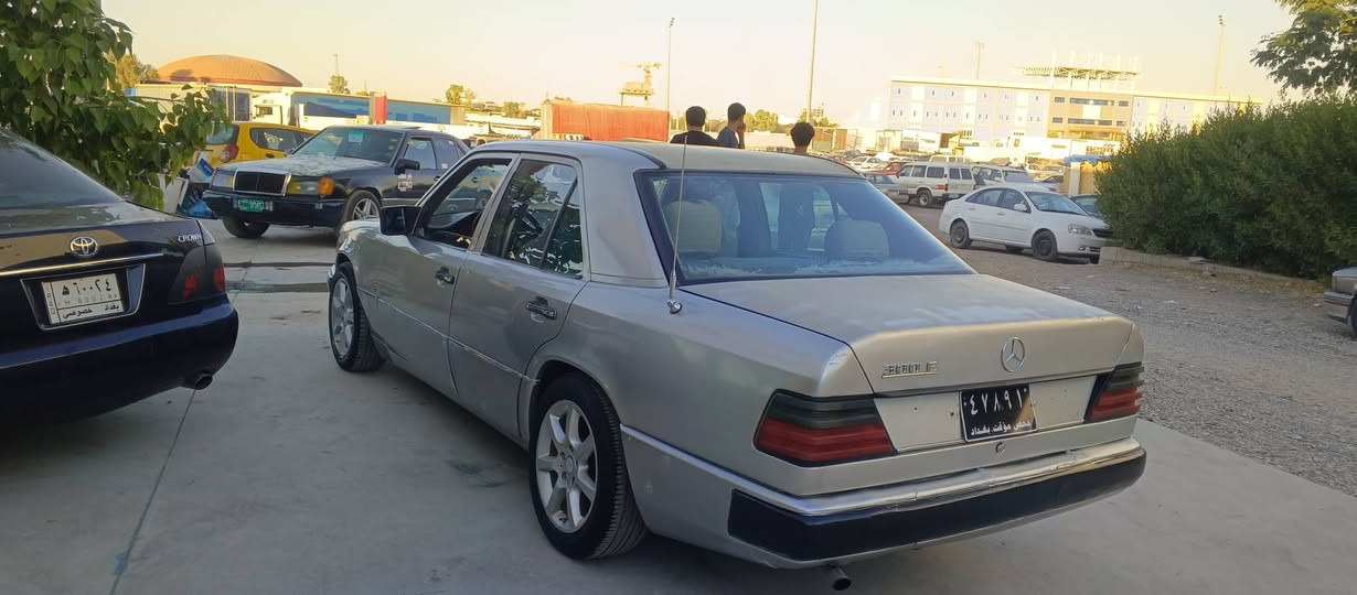 ما رسيدس موديل98سلايد گيرو مه كينه ي به ته كا ره باي به شه شه رت چوار تا يه و ويلي تا زه بيمه سروفه بو فرو شتن گو رينه وه يش ئه كه م له سه ردلگرتن ژ.م*********** كالار, السليمانية
