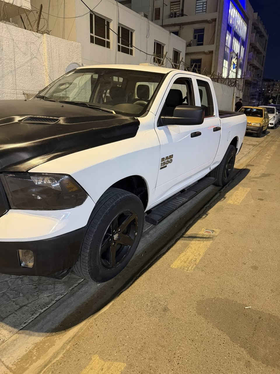 سلام عليكم            رام ٢٠٢٣ كلاسك باب قصير وبدي قصير للبيع او امراوس حادث السياره جاملغ امامي وبنيد السياره ماشيه ٣٨
السعر ١٨٥
لاتصال ‭+٩٦٤ ٧٧١ ٤٠٢ ٣٤٠٣‬
